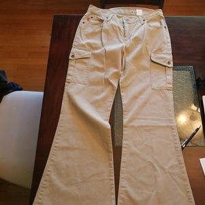 Nwot Size 11 Mudd flared khakis